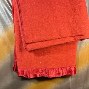 Vibrant vintage tomato Red woolBlanket with Satin‎ Trim bag b69